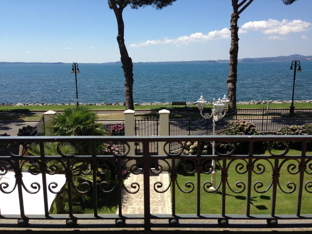 Hotel Holiday Sul Lago Bolsena Luaran gambar