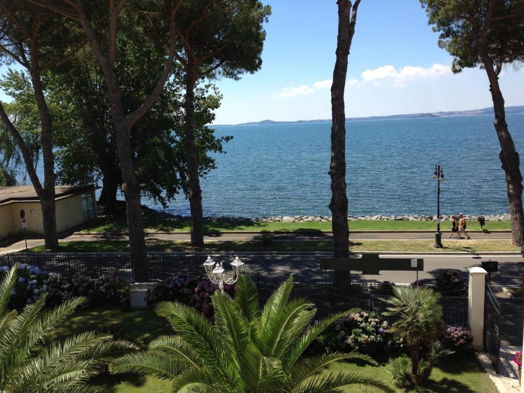 Hotel Holiday Sul Lago Bolsena Luaran gambar